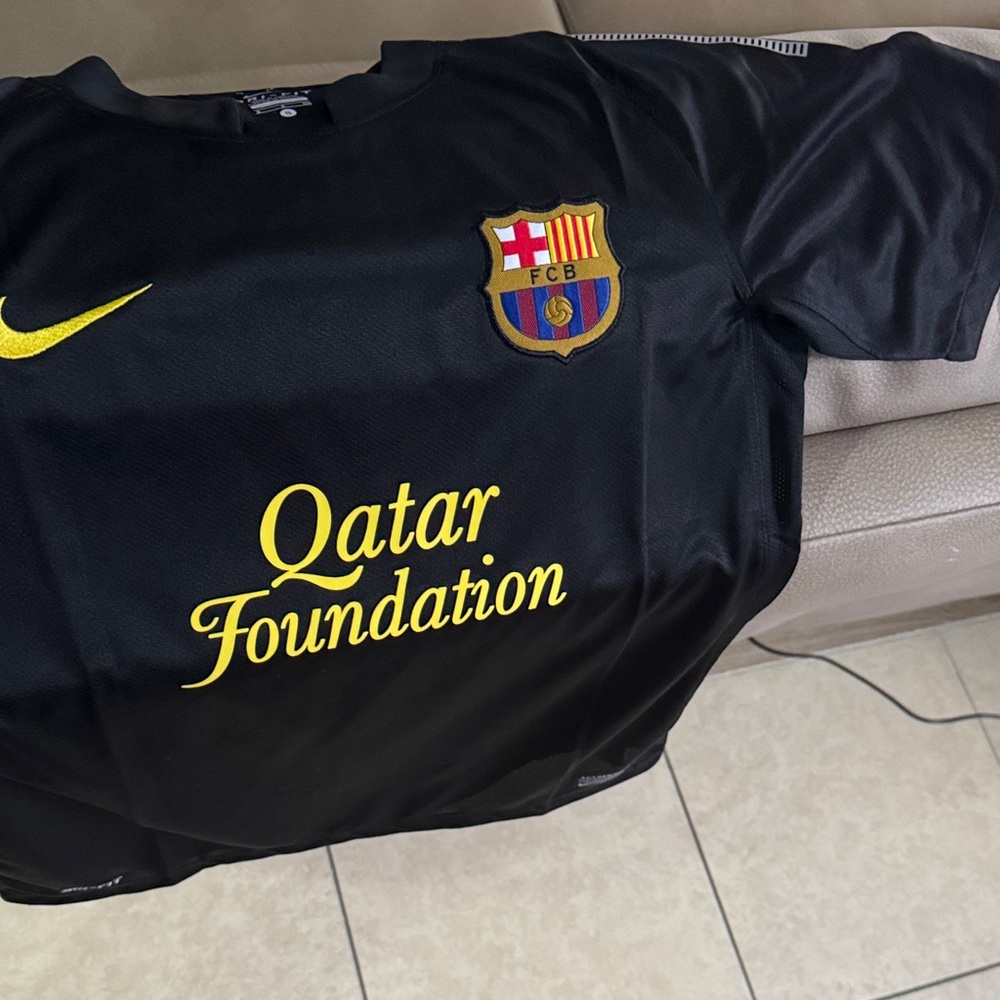 Nike Men’s Small Black Barcelona Jersey with Yellow Accents Messi
